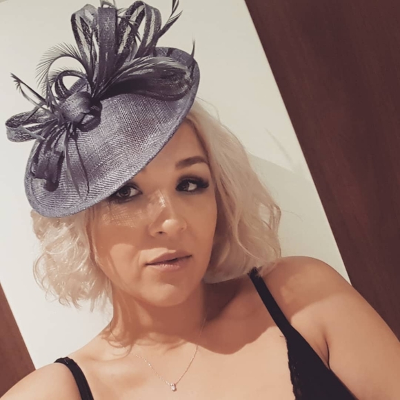 Meet your Posher, BC Stylist Deanna Hollingsworth - Picture 4 of 4